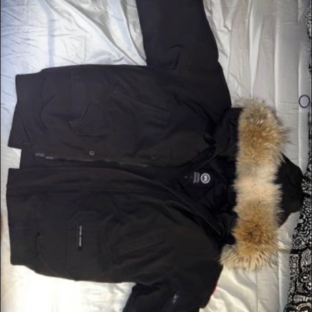 Medium size Canada goose bomber coat